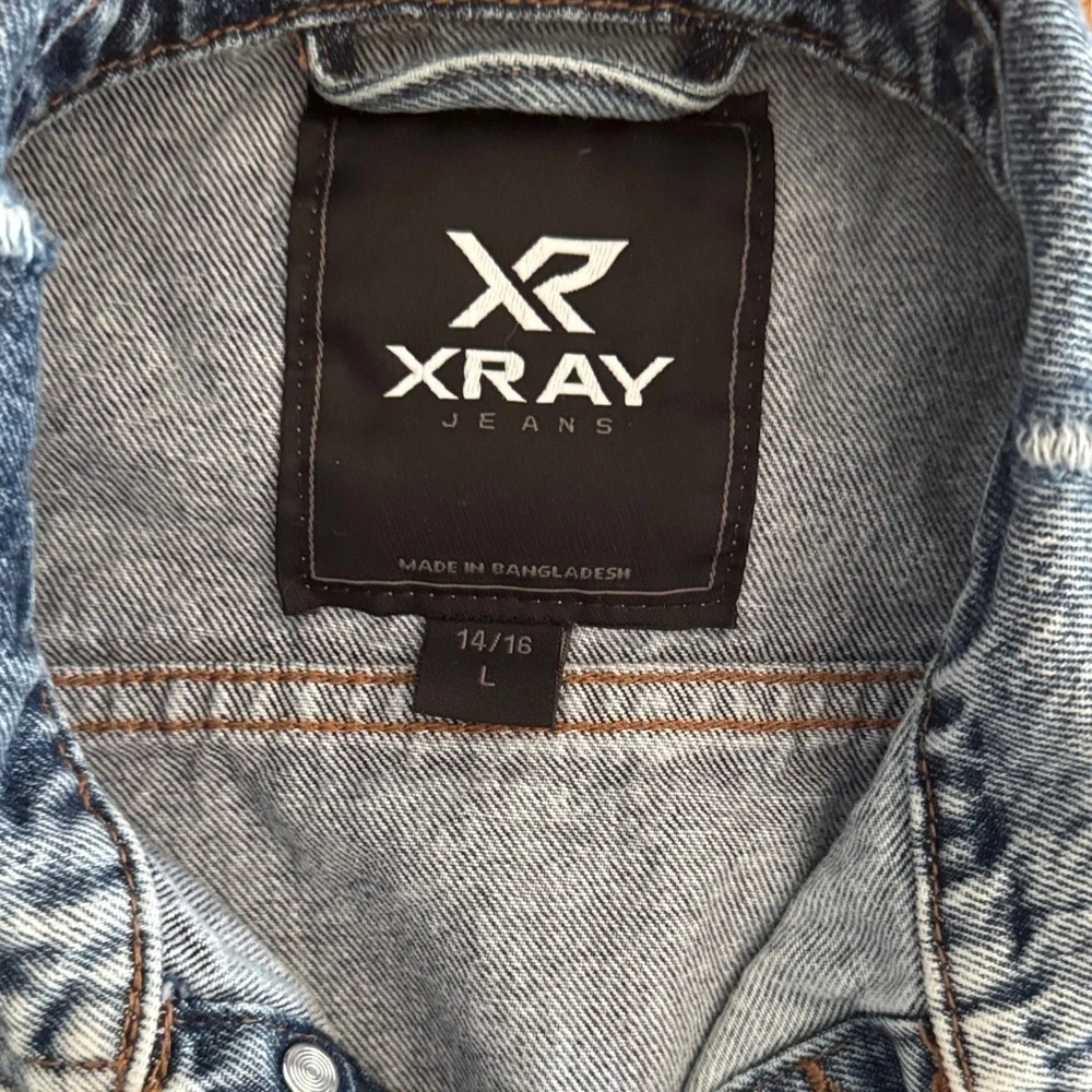 X-Ray | Classic Blue Denim Jacket | Distressed | Light Acid Wash | size 14-16 L